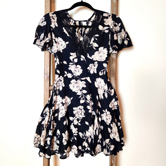 BOG Collective Dresses & Skirts - NEW B.O.G. Collective Black Floral dress size x small
